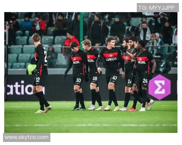 英格兰足球球星的辉煌历程与绿茵场上的传奇故事