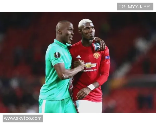 足球场上的8号球衣传奇人物盘点他们如何影响历史与未来