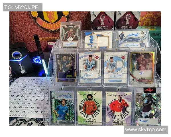 足球球星卡手提包设计独特融合经典元素 打造个性化时尚潮流配件